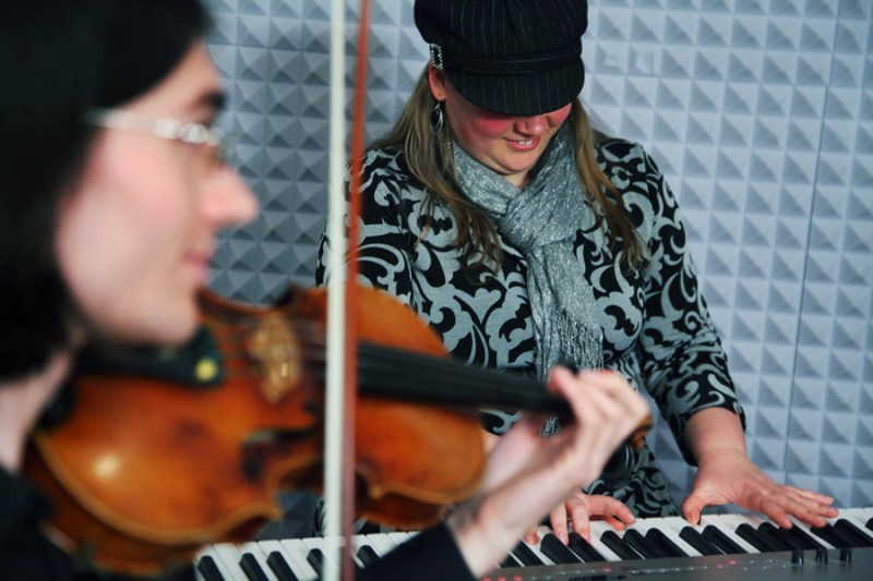 Boston-based band Nor'easter performs in the KUAC 89.9 studio Feb.1, 2013.