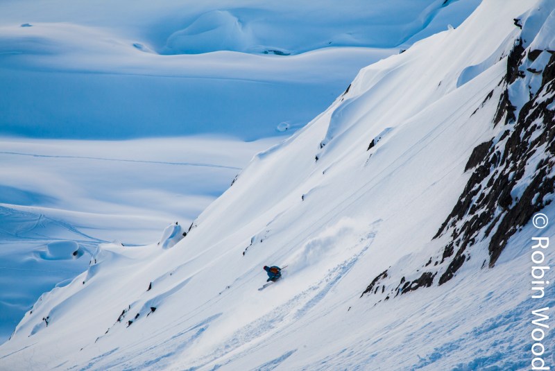 Descending towards Diamond Glacier in Thompson Pass with spectacular snow. 